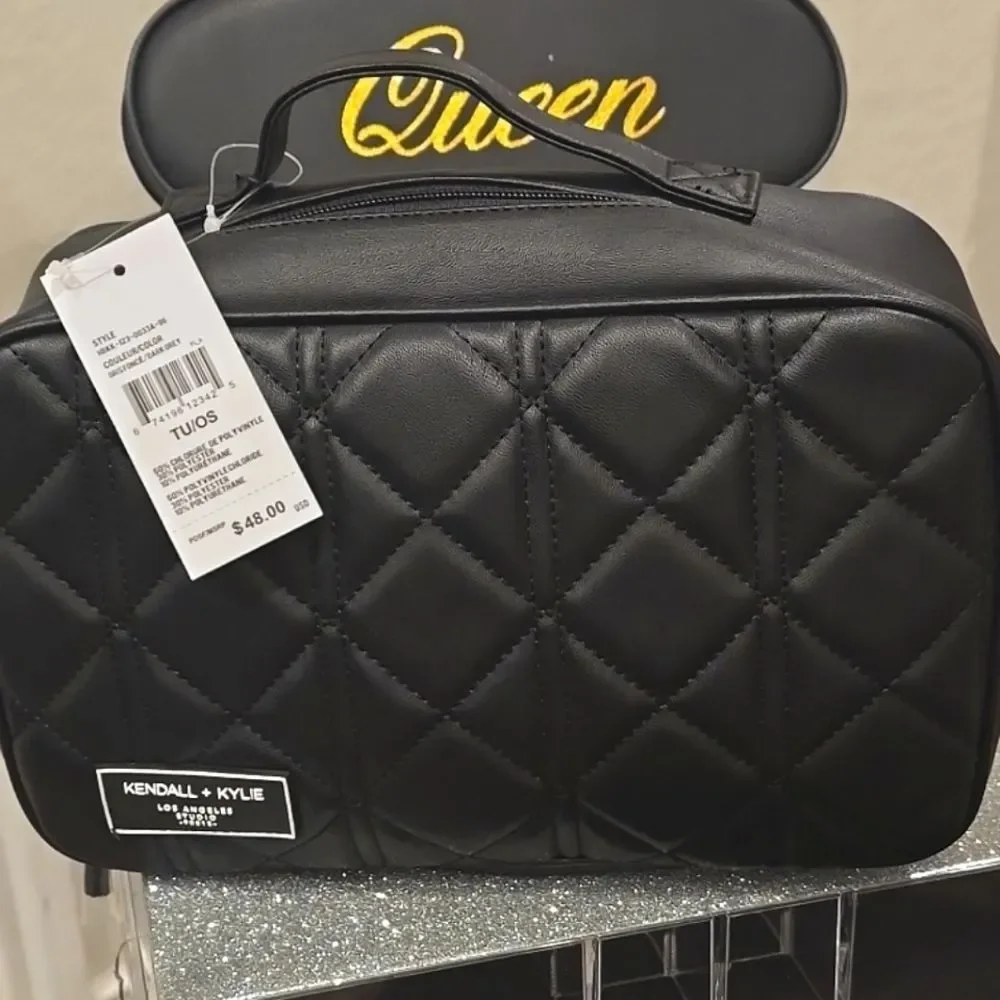 Kendall & Kylie Logo‎ Quilted Hanging Travel Cosmetic Bag